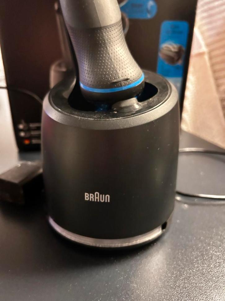 Braun Scheerapparaat met SmartCare+ clean renew, Witgoed en Apparatuur, Persoonlijke-verzorgingsapparatuur, Zo goed als nieuw