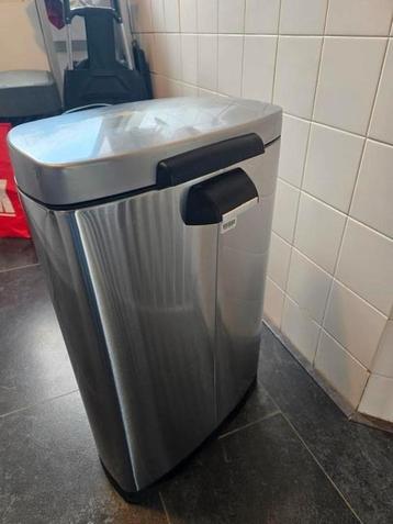 Simplehuman fingerprint proof prullenbak RVS beschikbaar voor biedingen