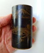 Oud Japans bronzen dekseldoosje / koker: niello Fuji decor, Antiek en Kunst, Ophalen of Verzenden, Brons