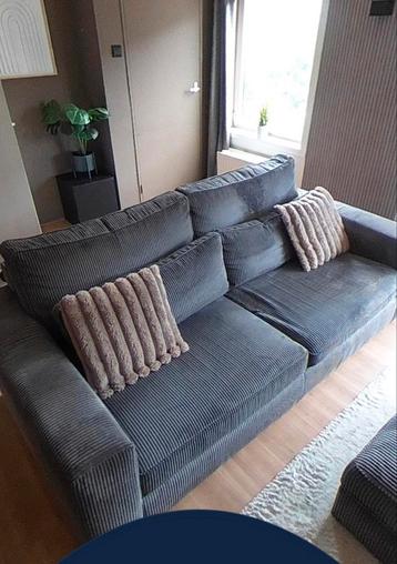 Grijze rib bank incl hocker beschikbaar voor biedingen