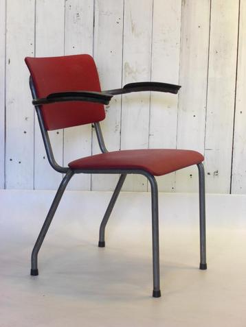 Vintage Ahrend stoelen oud design beschikbaar voor biedingen