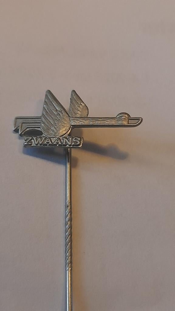 Zwaans speldje/pin - vintage, Verzamelen, Speldjes, Pins en Buttons, Ophalen of Verzenden, Gebruikt, Merk, Speldje of Pin