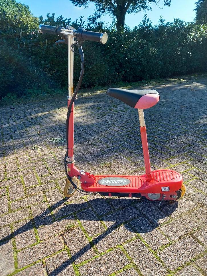 Te koop: Kinder step/ E-scooter, Kinderen en Baby's, Speelgoed | Buiten | Accuvoertuigen, Gebruikt, Ophalen of Verzenden