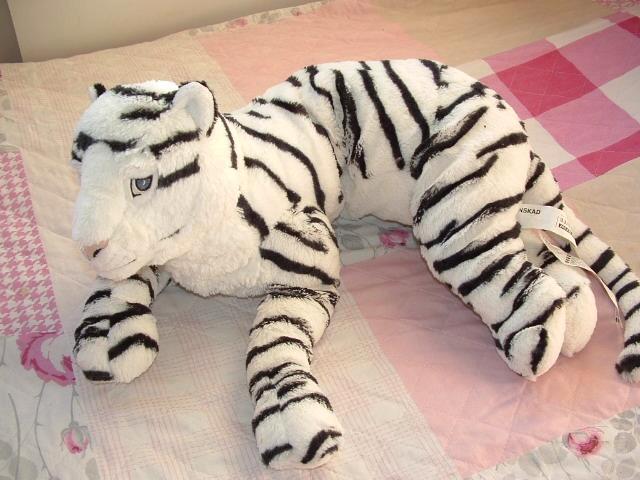 IKEA WITTE TIJGER ONSKAD PLUCHE WIT MET ZWARTE STREPEN, Kinderen en Baby's, Speelgoed | Knuffels en Pluche, Nieuw, Overige typen