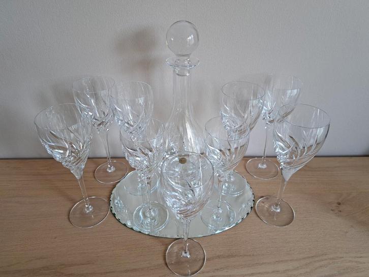 Set van fraai geslepen glazen.
Karaf en glazen onder plateau, Antiek en Kunst, Antiek | Glas en Kristal, Ophalen of Verzenden