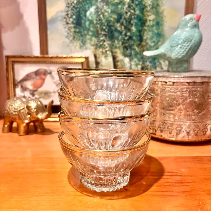 Vintage glazen schaaltjes met gouden randjes kommetjes glas, Huis en Inrichting, Keuken | Servies, Gebruikt, Schaal of Schalen