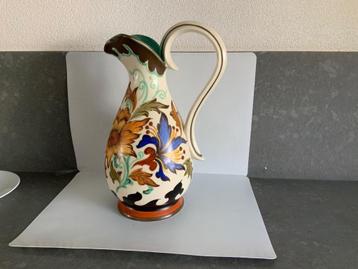 Grote kan met oor van het decor Christiane. beschikbaar voor biedingen