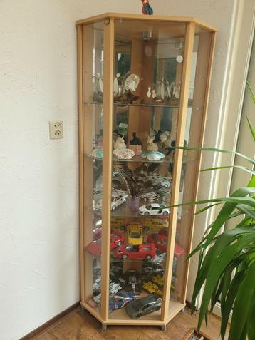 Vitrine hoekkast licht beuken beschikbaar voor biedingen