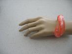 Armband Lucite *Zalm Roze Parelmoer-achtig, Sieraden, Tassen en Uiterlijk, Ophalen of Verzenden, Zo goed als nieuw, Roze