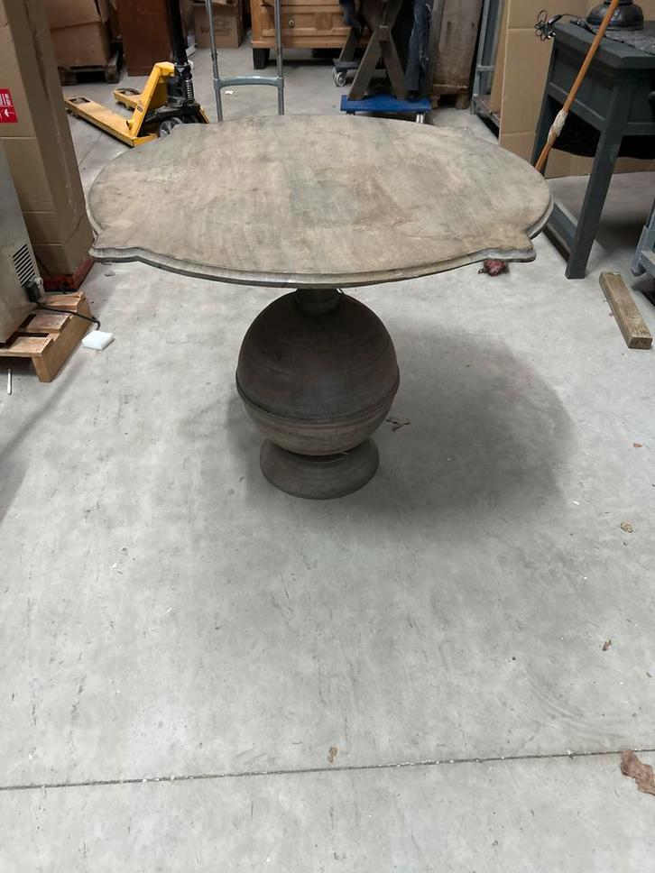 Hoffz ronde tafel met bolvormige voet, Antiek en Kunst, Antiek | Meubels | Tafels, Ophalen