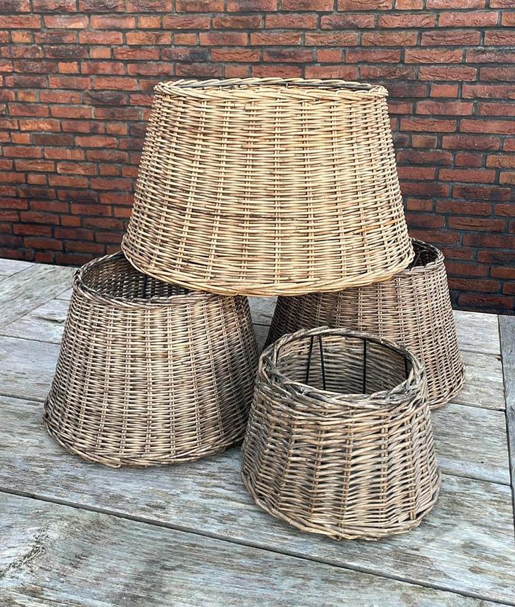 Rieten lampenkap, Huis en Inrichting, Lampen | Lampenkappen, Zo goed als nieuw, 25 tot 50 cm, Rond, Ophalen