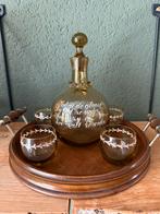 Vintage likeursetje amberglas met houten dienblad, Ophalen of Verzenden, Zo goed als nieuw, Hout