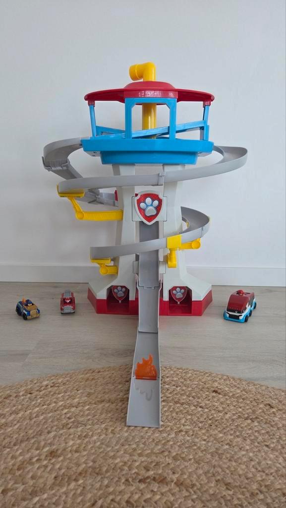 PAW Patrol True Metal Hoofdkwartier Adventure Bay + 3 Auto's, Kinderen en Baby's, Speelgoed | Speelgoedvoertuigen, Gebruikt, Ophalen