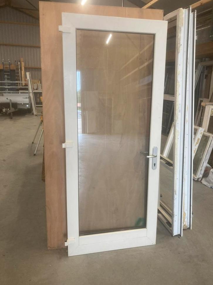 Kunststof kozijn met deur 110*242, Tuin en Terras, Schuttingen, Zo goed als nieuw, Kunststof, 1 tot 2 meter, Minder dan 3 meter