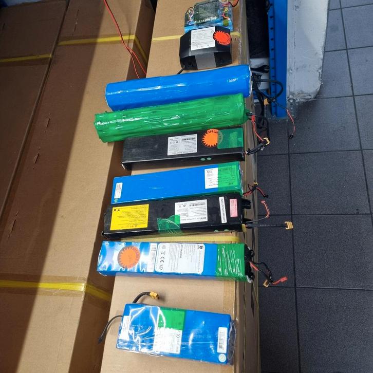 Accu batterij e step  fatbike ouxi mi ninebot bike 100 stuk, Fietsen en Brommers, Fietsaccessoires | Fietsaccu's, Zo goed als nieuw