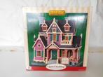 Lemax 95837 Alpine Peak B & B K1-5, Diversen, Kerst, Ophalen of Verzenden, Zo goed als nieuw