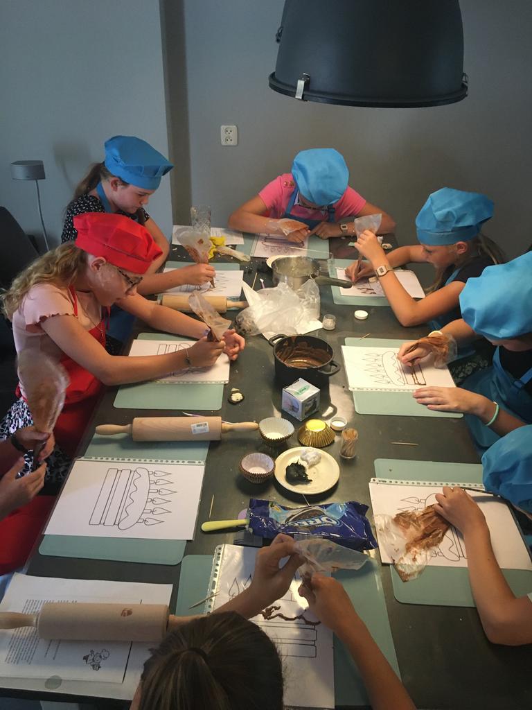 Themafeest bakken, Hobby en Vrije tijd, Feestartikelen, Ophalen, Verjaardag