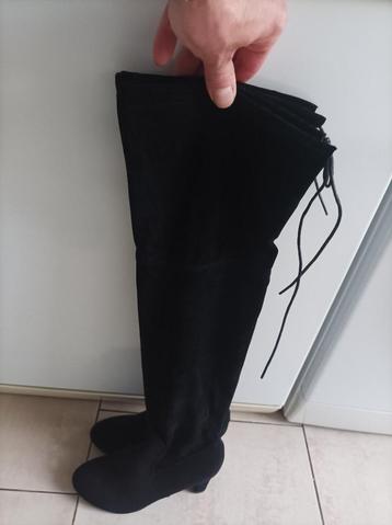 Over the knee laarzen beschikbaar voor biedingen