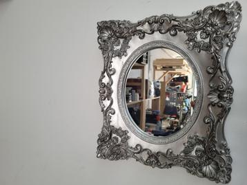vintage antieke zilverkleurige zware wandspiegel beschikbaar voor biedingen