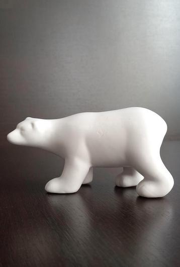 Sculptuur Kleine ijsbeer porseleinen ijsbeer beeldje beschikbaar voor biedingen