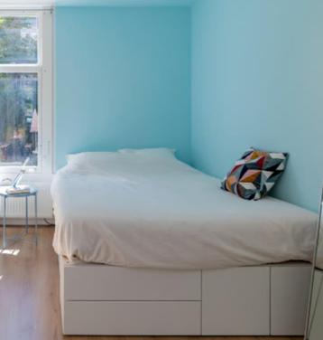 Bed gemaakt van PLATSA kasten (bedombouw incl lades) beschikbaar voor biedingen