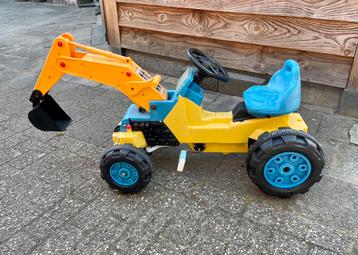 Stoere speelgoed graafmachine beschikbaar voor biedingen