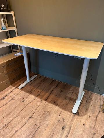 Elektrisch zit sta bureau wit frame 160-80cm. Incl. Btw