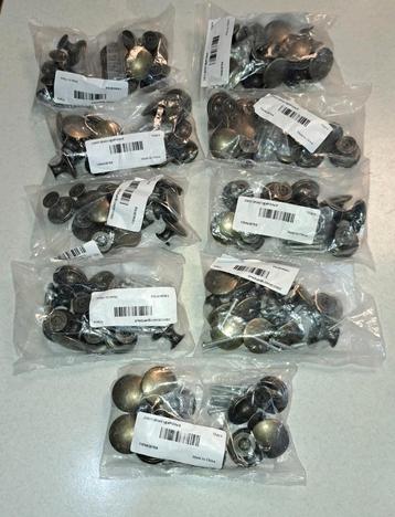 Diverse zakjes met NIEUWE bronzen knoppen 30 mm