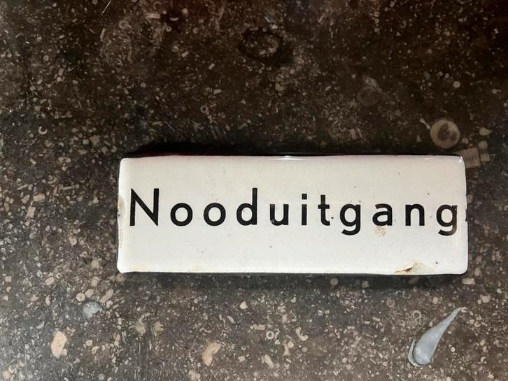 Oud emaille bordje Nooduitgang, Antiek en Kunst, Antiek | Emaille, Verzenden