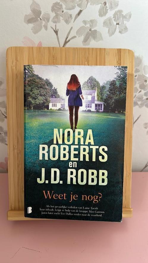 Nora Roberts & J.D. Robb - weet je nog?, Boeken, Romans, Zo goed als nieuw, Nederland, Ophalen of Verzenden