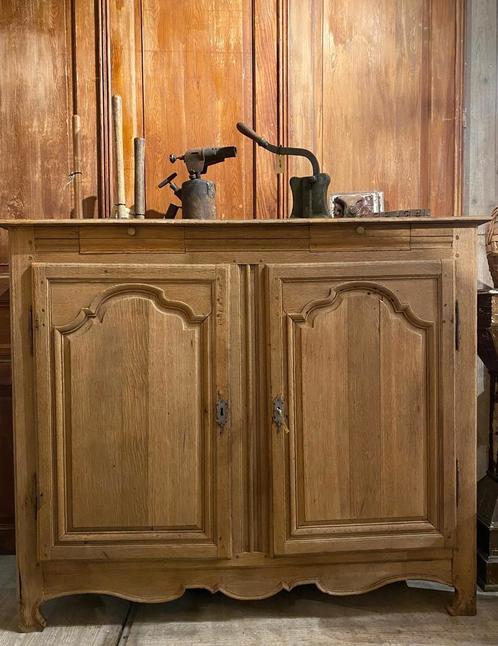 Stoer landelijk Frans dressoir kast commode, Antiek en Kunst, Antiek | Meubels | Kasten, Ophalen