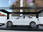 1:18 Mercedes W204 C63 AMG wit LEDEREN stoel Autoart 76274, Hobby en Vrije tijd, Modelauto's | 1:18, Auto, Autoart, Ophalen of Verzenden