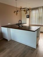 Complete hoekkeuken schiereiland IKEA crème walnoot houtlook, Huis en Inrichting, Keuken | Complete keukens, Ophalen, Gebruikt