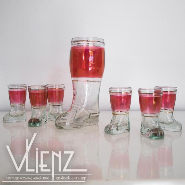 Vintage, retro borrelset, karaf borrelglaasjes laars, Verzamelen, Glas en Borrelglaasjes, Gebruikt, Borrel- of Shotglas, Ophalen of Verzenden