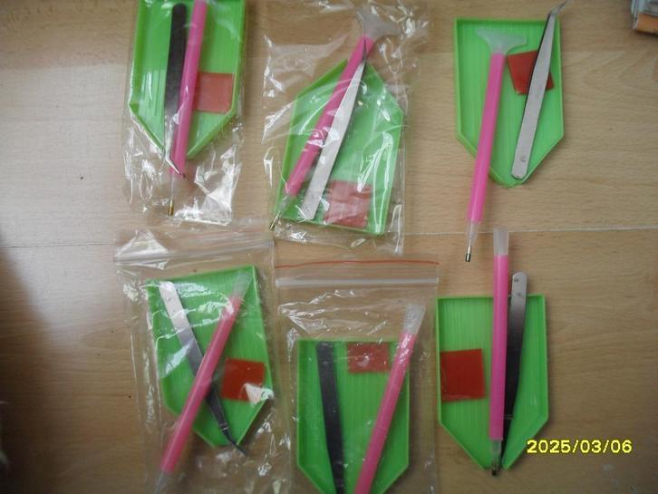 6 NIEUWE setjes Diamond Painting tools. Mag per set, Hobby en Vrije tijd, Knutselen, Nieuw, Gereedschap of Toebehoren, Ophalen of Verzenden