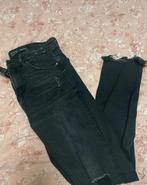 Zwarte Stradivarius spijkerbroek maat 38, Kleding | Dames, Ophalen of Verzenden, Gedragen, Zwart, W30 - W32 (confectie 38/40)