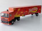 Lion Car DAF 95 oplegger Skittles vrachtauto modelauto, Hobby en Vrije tijd, Modelauto's | 1:50, Ophalen of Verzenden, Gebruikt