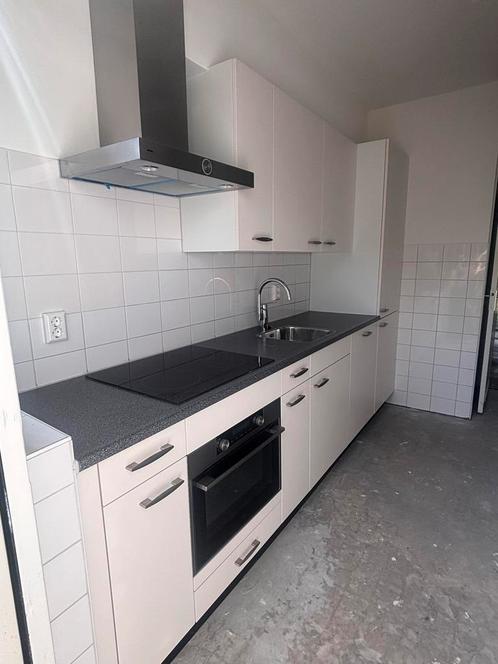 Gloednieuwe keuken te koop 3.1m, Huis en Inrichting, Keuken | Complete keukens, Nieuw, Enkelwandige keuken, Crème, Kunststof, Ophalen