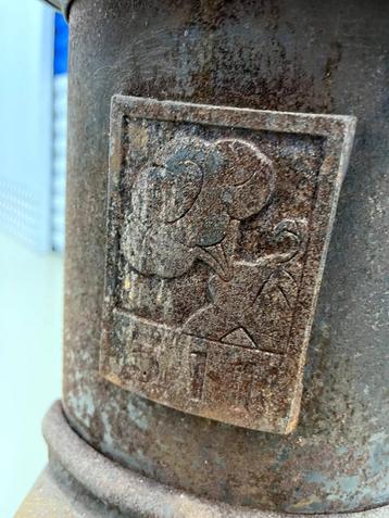 Antieke 511 Potkachel beschikbaar voor biedingen