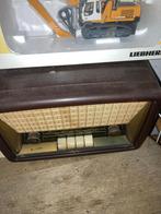 Twee verschillende antieke radios, Ophalen of Verzenden