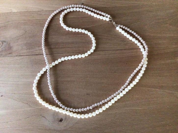 Dubbele parelketting met sluiting., Sieraden, Tassen en Uiterlijk, Kettingen, Zo goed als nieuw, Overige materialen, Zwart, Ophalen of Verzenden