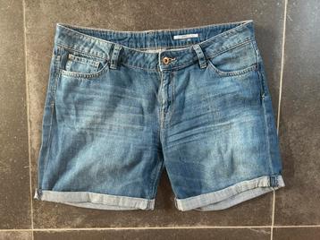 Korte broek van Edc esprit beschikbaar voor biedingen