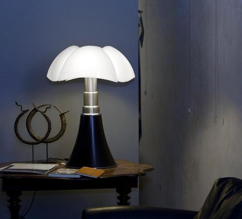 Pipistrello Lamp XL nieuw in de doos zwarte voet led versie, Huis en Inrichting, Lampen | Tafellampen, Nieuw, 50 tot 75 cm, Kunststof