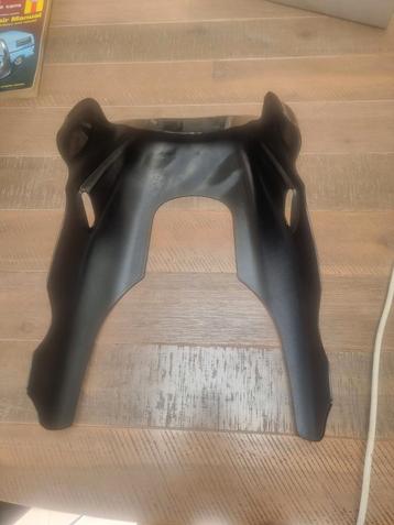 Yamaha spoiler beschikbaar voor biedingen