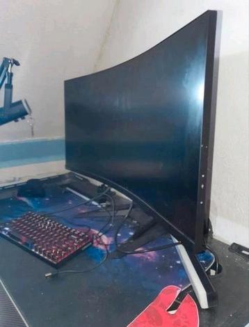 Lenovo 34" Curved Gaming Monitor beschikbaar voor biedingen