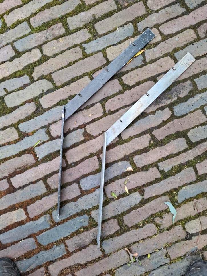 Prikkeldraadhouder schuin, 3 draden, Tuin en Terras, Tuinhekken en Hekwerk, Zo goed als nieuw, Overige typen, IJzer, Ophalen