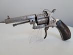 Oude revolver pistool, Antiek en Kunst, Antiek | Overige Antiek, Ophalen of Verzenden