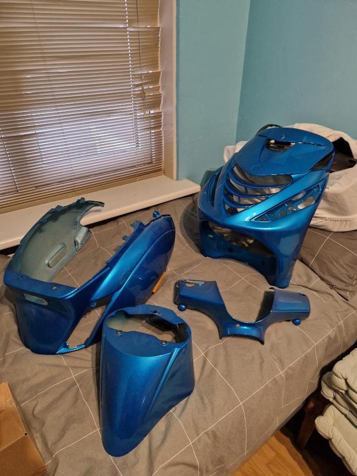 Piaggio Zip Kappenset Ice Candy Blue, Fietsen en Brommers, Brommeronderdelen | Scooters, Nieuw, Piaggio, Kap, Ophalen of Verzenden