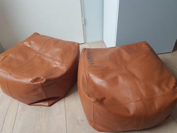 2 poefen cognac kleur beschikbaar voor biedingen