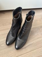 Unisa Zilveren Laarsjes Maat 39, Kleding | Dames, Schoenen, Ophalen of Verzenden, Zo goed als nieuw, Grijs, Lage of Enkellaarzen